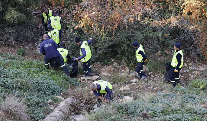 Döver Seyir Tepesi'nde 2 Tonluk Temizlik Operasyonu!