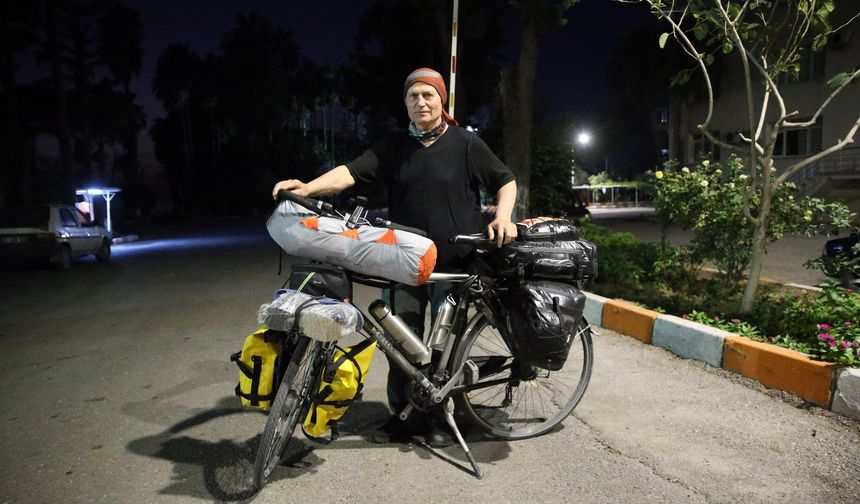 Bisikletiyle umreye gitmek için Balıkesir'den yola çıkan kişi Hatay'a ulaştı