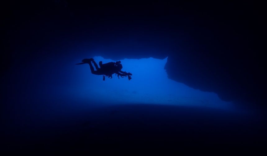 Doğu Akdeniz'in derinliklerine inen dalgıçlar canlıların renkli dünyasını görüntüledi
