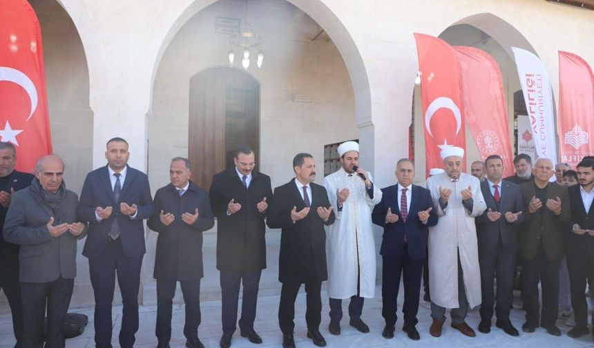 Depremde Yıkılan Tarihi Fatikli Cami Yeniden İbadete Açıldı