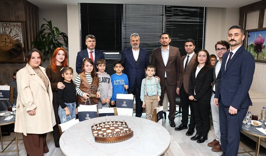 Başkan Öntürk, Şampiyon Gençleri Ağırladı