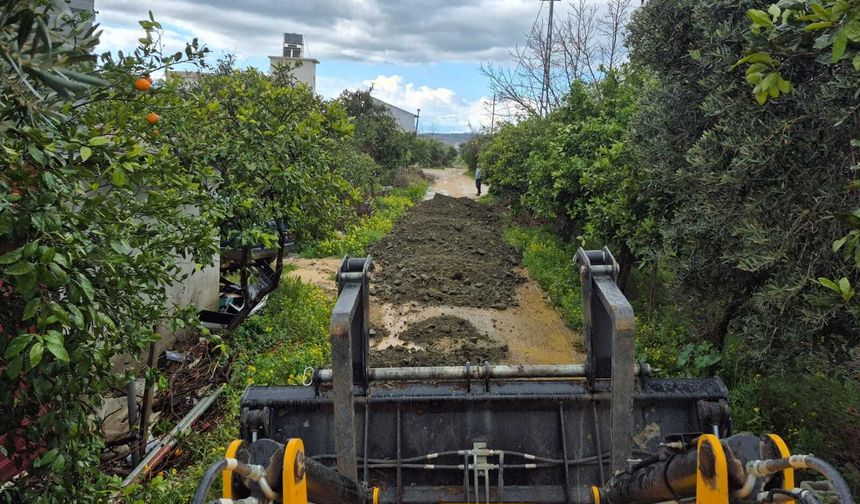 Tomruksuyu’nda Yol Çalışmaları Sürüyor