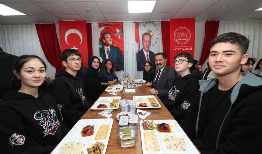 Masatlı, Hatay Fen Lisesi Öğrencileriyle İftarda Buluştu
