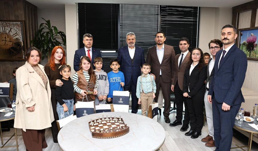 M² Steam Legends’tan Başkan Öntürk’e Ziyaret