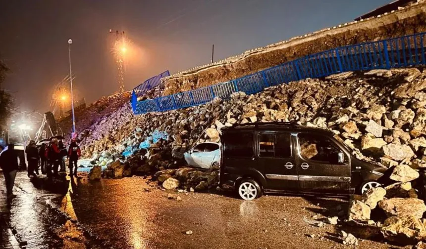 Hatay’da istinat duvarı çöktü!