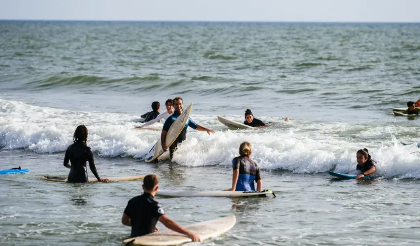 Hatay’da Umut Sörfle Büyüyor