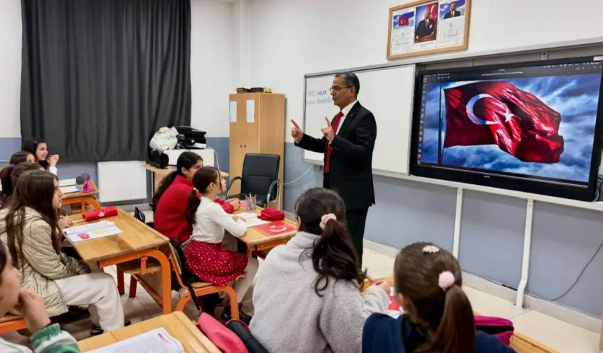 Saraycık Ortaokulu’nda Bayrak Temalı Etkinlik