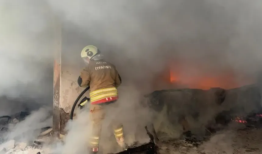 İskenderun’da İki Ayrı Yangın Paniği!