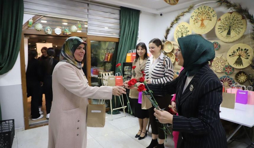 Altınözü’nde Üreten Kadınlar İftar Sofrasında Buluştu