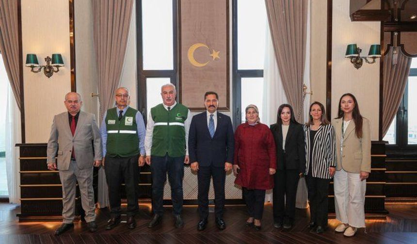 Mustafa Masatlı Yeşilay Heyetini Kabul Etti