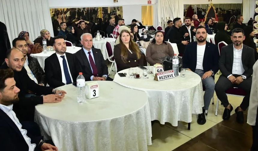 Elif ve Ali’nin Nişanına AK Parti’den Yoğun Katılım