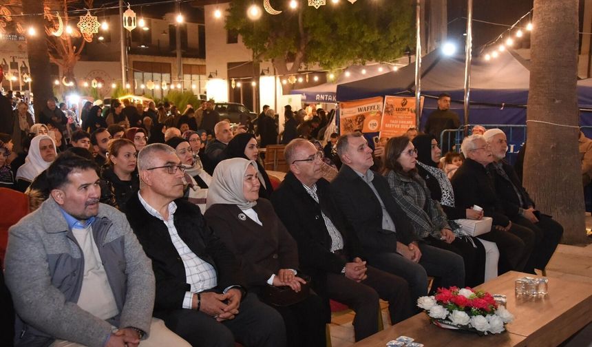 Başkan Yapar, Etkinlik alanında vatandaşlarla buluştu.