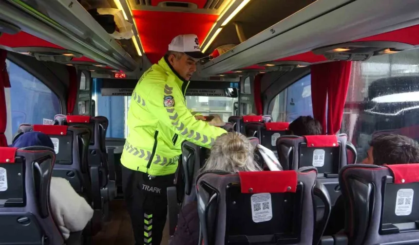 Hatay’da Bayram Öncesi Terminalde Emniyet Kemeri Denetimi