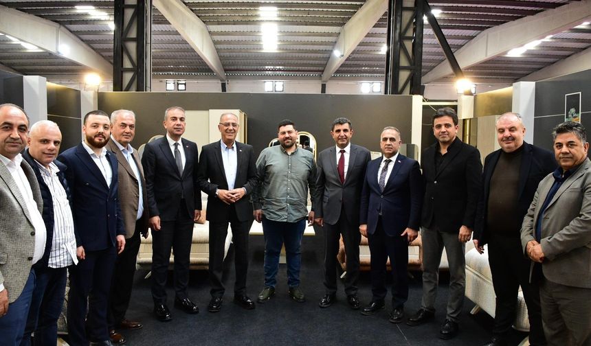 Yapar, Mobilya Fuarı’nda Esnafla Buluştu