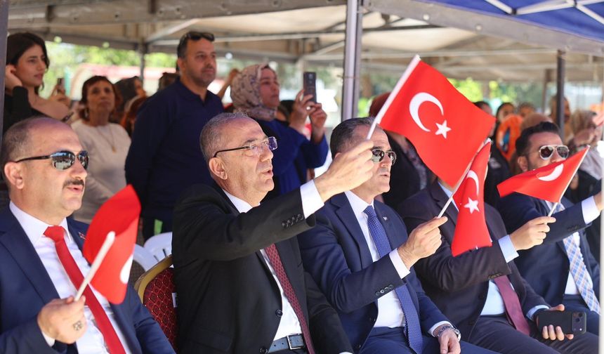 Yapar, 23 Nisan Coşkusuna Ortak Oldu