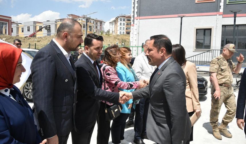 Dikmece’de Şehit Sabri Aksu Ortaokulu Açıldı