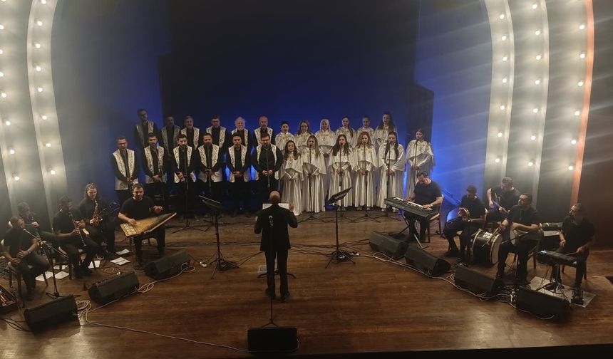Tarihî Meclis Binası’nda Medeniyetler Korosu Rüzgârı