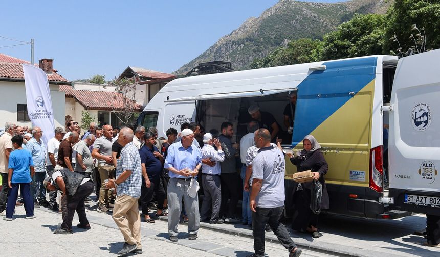 HBB, Muharrem Ayında Vatandaşlara Aşure İkram Etti