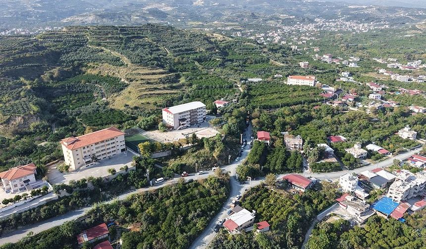 SAMANDAĞ KUŞALANI’NDA KRİTİK YOLA BETON ASFALT!