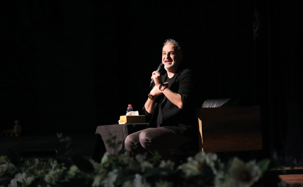 Bekir Develi, “Fânî But Funny” Gösterisiyle İskenderunluları Güldürdü