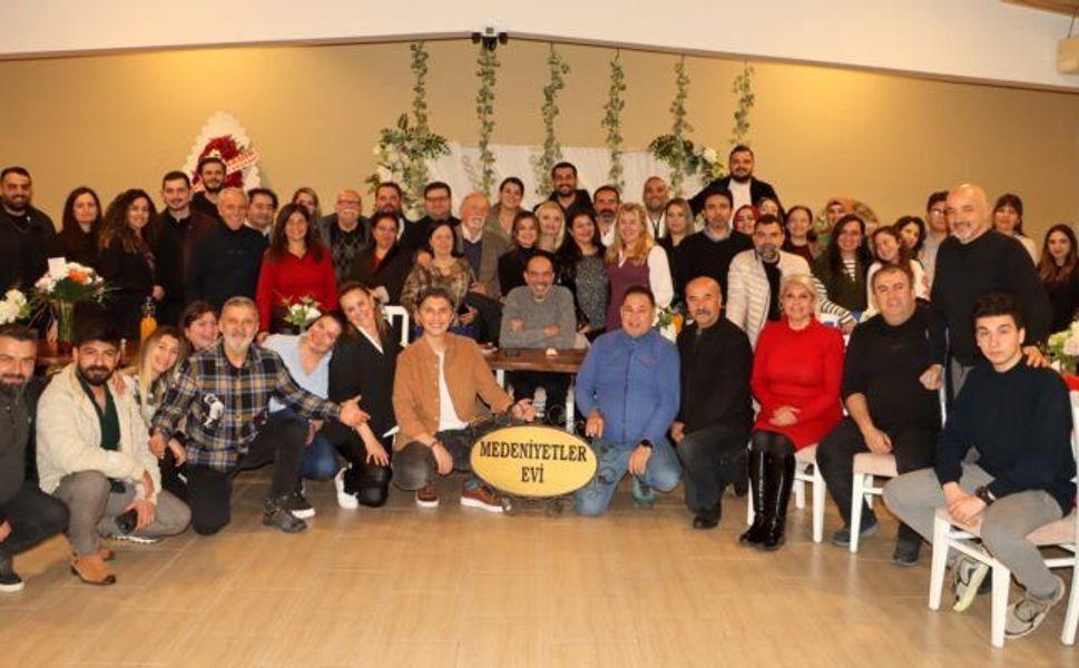 Kadir Gecesi’nde Medeniyetler Korosu’ndan Kardeşlik Sofrası