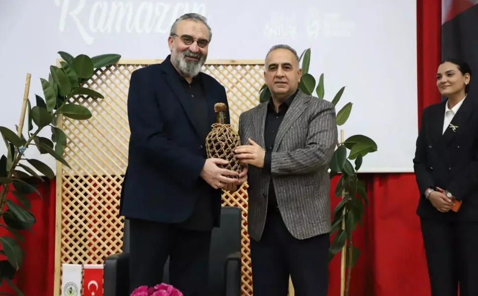 Altınözü’nde “Oruç Psikolojisi” Söyleşisi Düzenlendi
