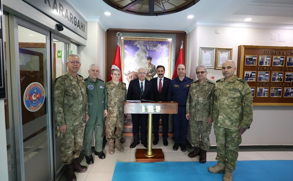 Bakan Güler’den İskenderun’da Deniz Er Eğitim Alayı’na Ziyaret