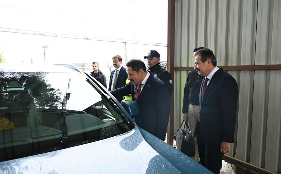 Hatay’da Trafik Noktalarında Bayramlaşma