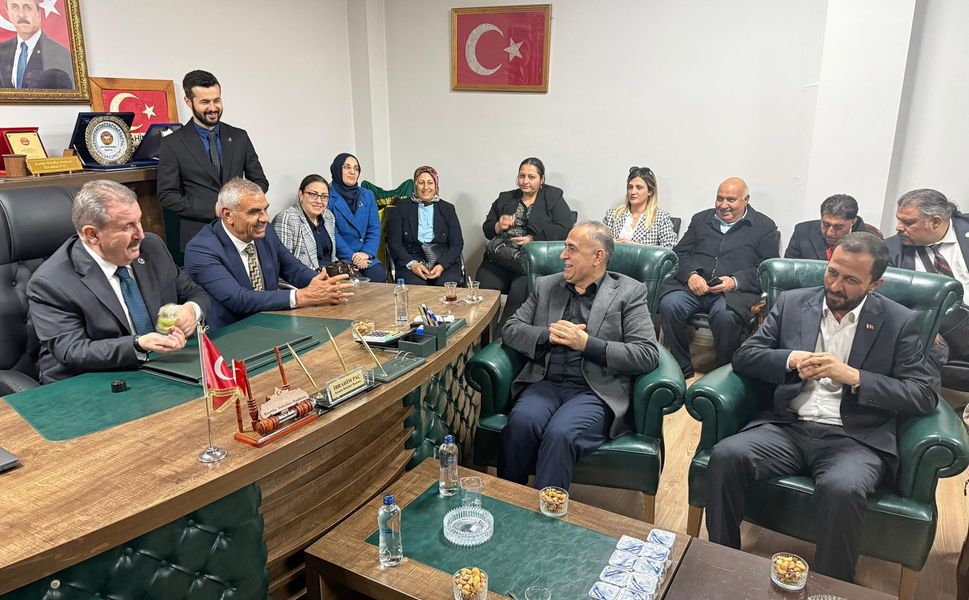 BBP Lideri Destici Kumlu’da İftar Programına Katıldı