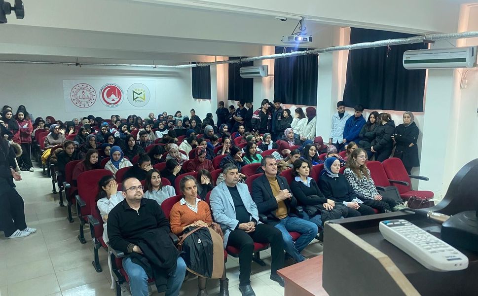 Altınözü’nde Öğrencilere Girişimcilik Eğitimi