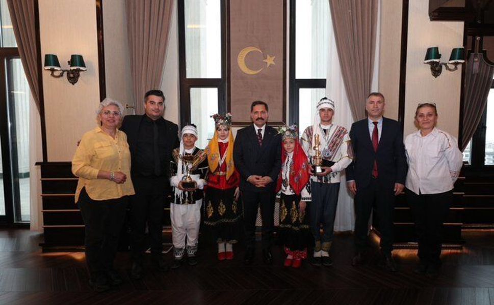 Vali Masatlı, Ödüllü Halk Oyunları Ekibini Ağırladı