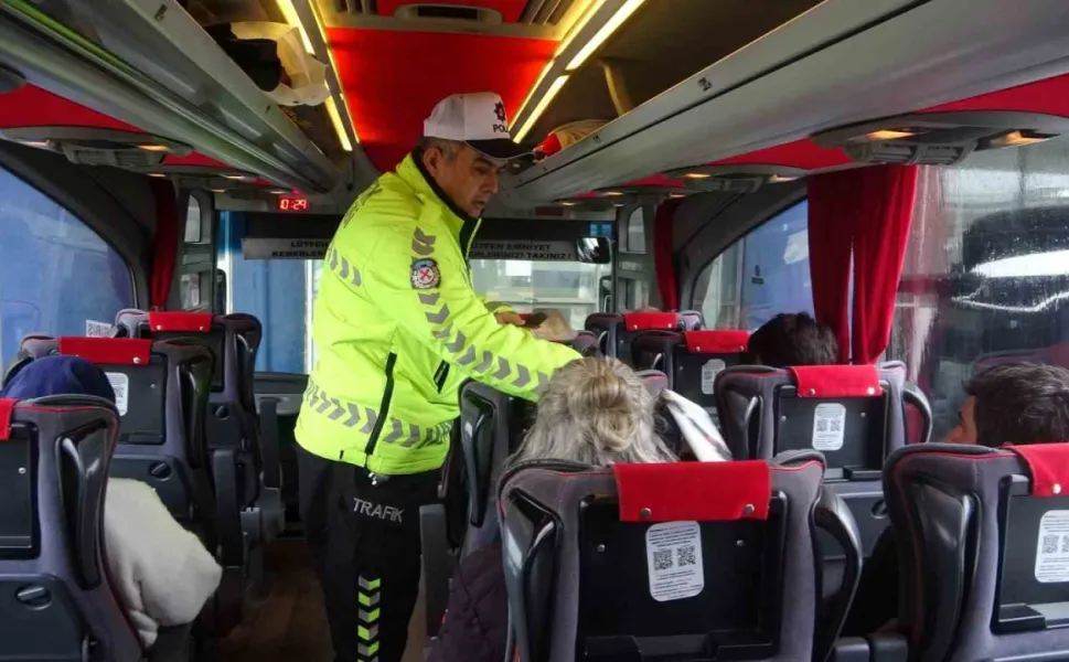 Hatay’da Bayram Öncesi Terminalde Emniyet Kemeri Denetimi