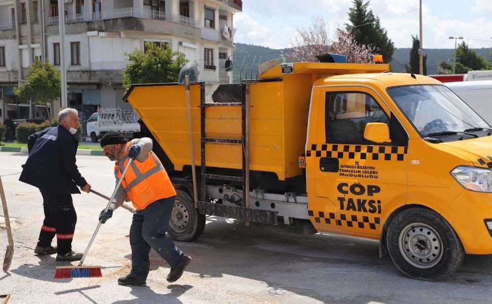 Rıfat Sarı: Yağış Sonrası Temizlik Çalışmaları Aralıksız Sürüyor