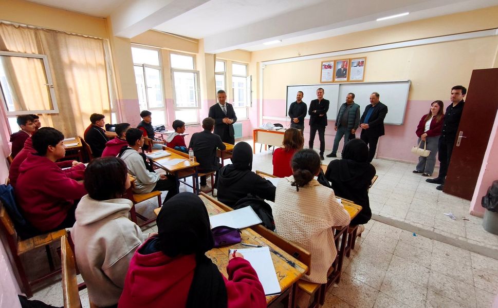 Altınözü’nde Okul Ziyareti