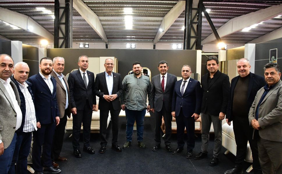 Yapar, Mobilya Fuarı’nda Esnafla Buluştu