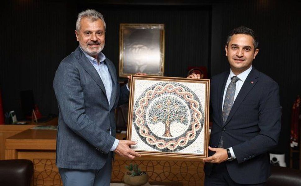 Mehmet Öntürk’ten Defne Kaymakamı Oğuz Cem Murat’a Ziyaret