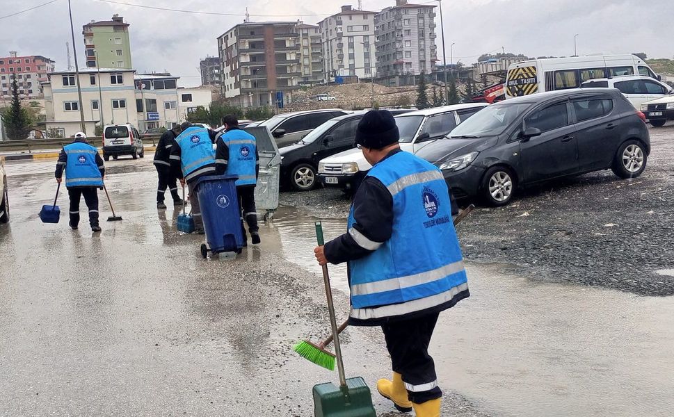Şiddetli Yağışta Ekipler Görev Başında