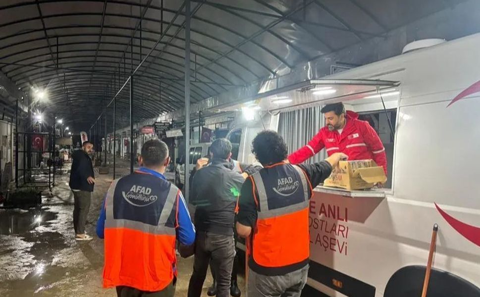 Kızılay Hatay Ekipleri Sel Tedbirleri İçin Sahada