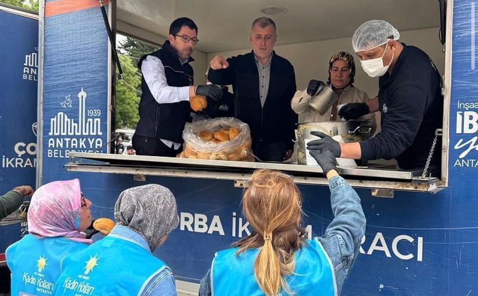 Bağrıyanık’ta Selden Etkilenen Vatandaşlara Sıcak Çorba İkramı