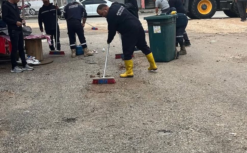 Antakya’da Sel Sonrası Temizlik Seferberliği