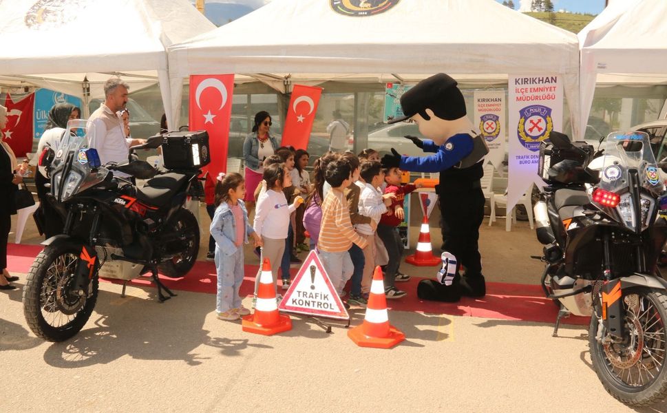 Kırıkhan’da Trafik Haftası Farkındalığı