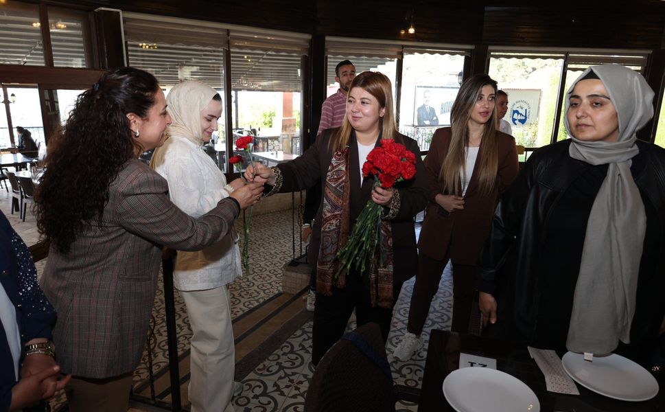 AK Kadın Hatay’dan İşitme Engelli Annelere Anlamlı Ziyaret