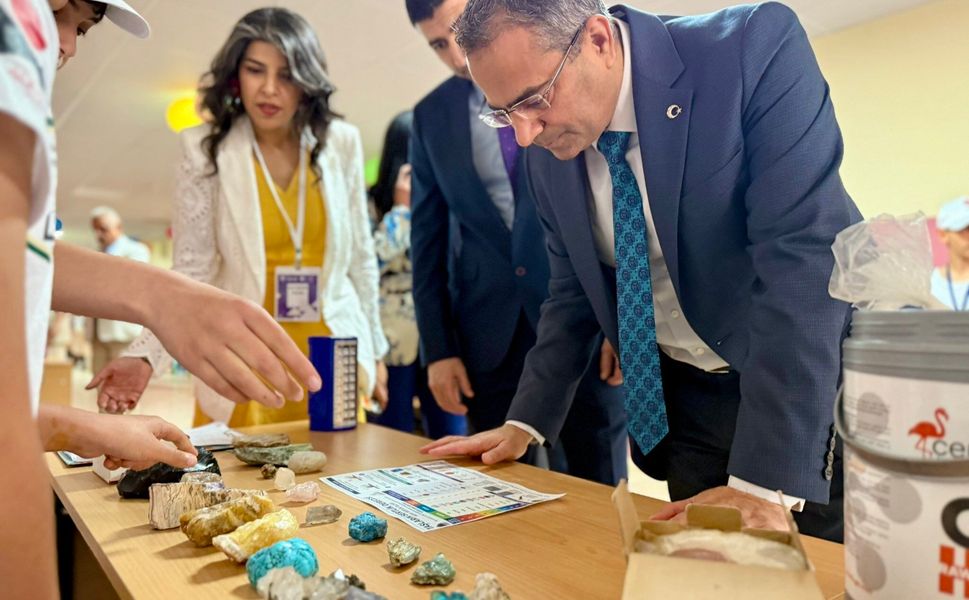 Gazi Ortaokulu’nda TÜBİTAK 4006 Bilim Fuarı Heyecanı