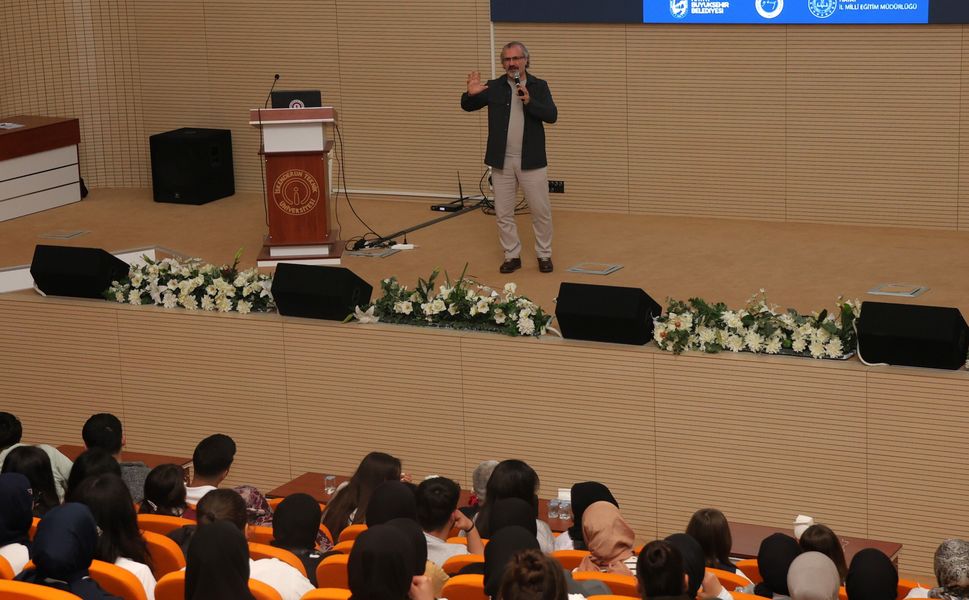 HBB’den Sınava Hazırlanan Gençlere Moral Desteği