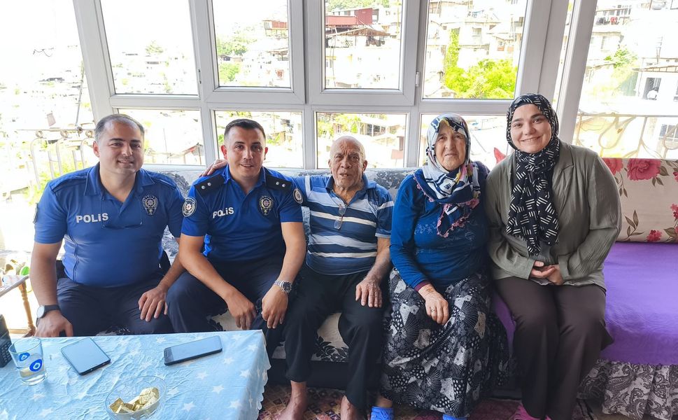 Hatay Emniyetinden Şehit ve Gazi Ailelerine Babalar Günü Ziyareti