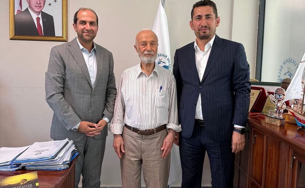 Dr. İbrahim Ertan Yülek'ten Samimi Sohbet ve Kitap Hediyesi