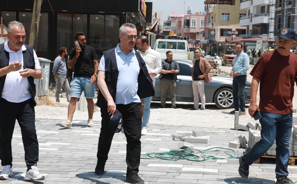 HBB, Arsuz Merkez’de Kaldırım Çalışmalarını Sürdürüyor