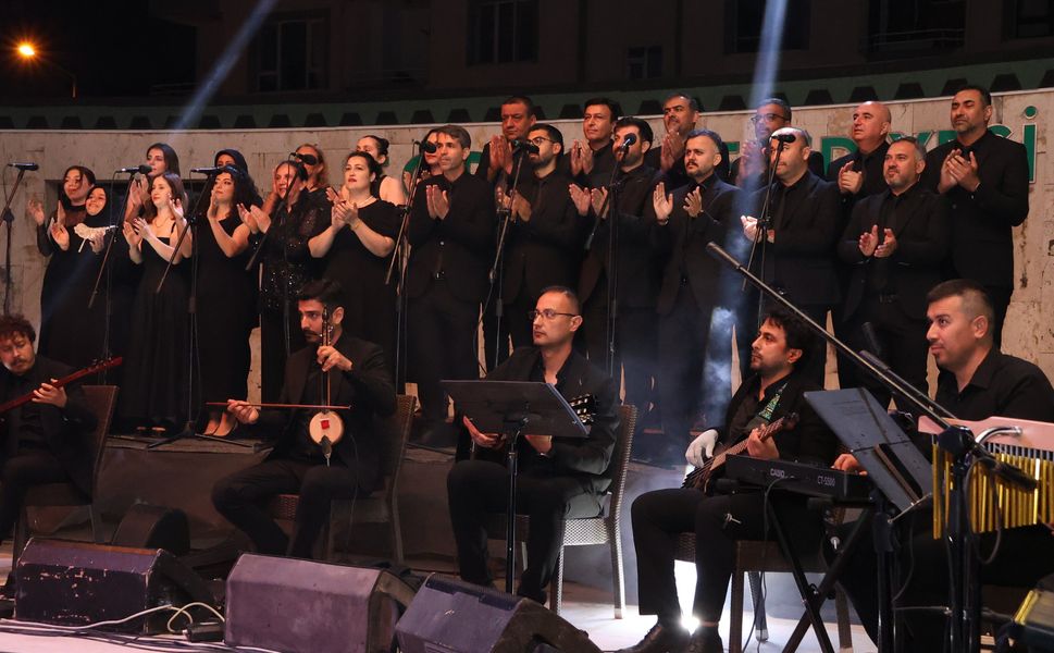 Gazella Korosu Defne’de Türkülerle Gönüllere Dokundu