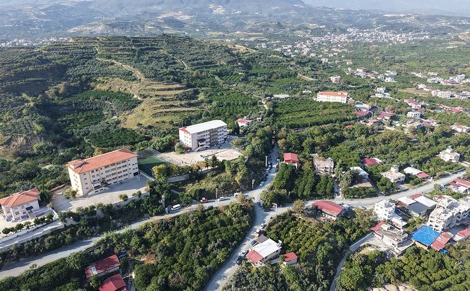 SAMANDAĞ KUŞALANI’NDA KRİTİK YOLA BETON ASFALT!