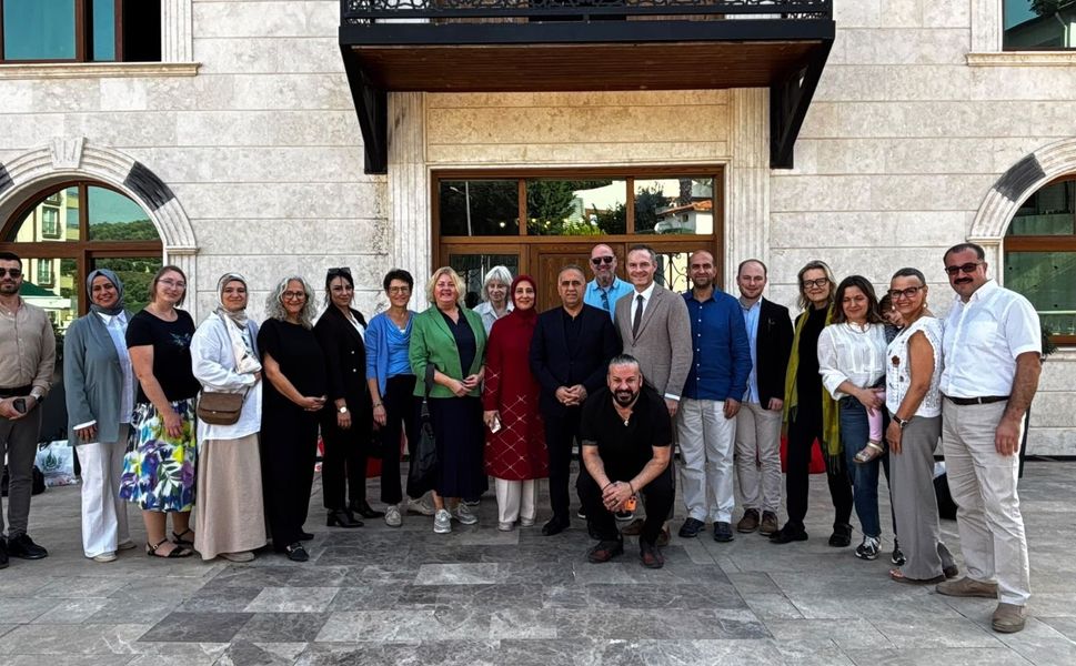 BAŞKAN SARI, ALMANYA’DAN GELEN HEYETİ ALTINÖZÜ’NDE AĞIRLADI